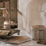 Mathys peinture : rouleau et préparation du mur pour une finition durable